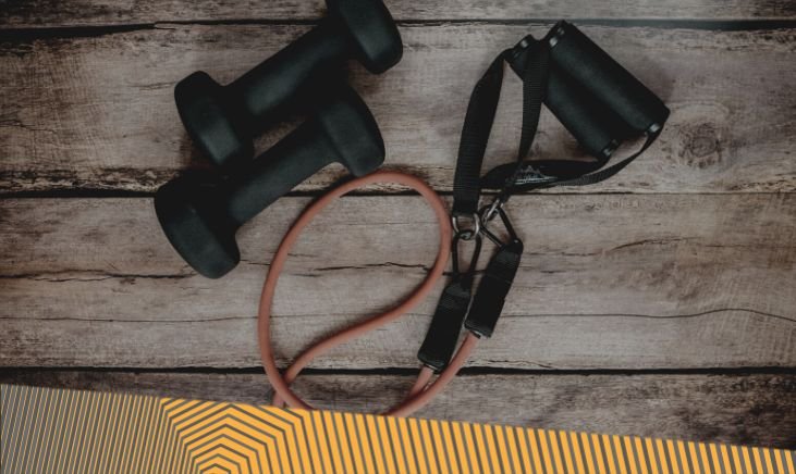 5-Things-You-Need-to-Bring-to-the-Gym